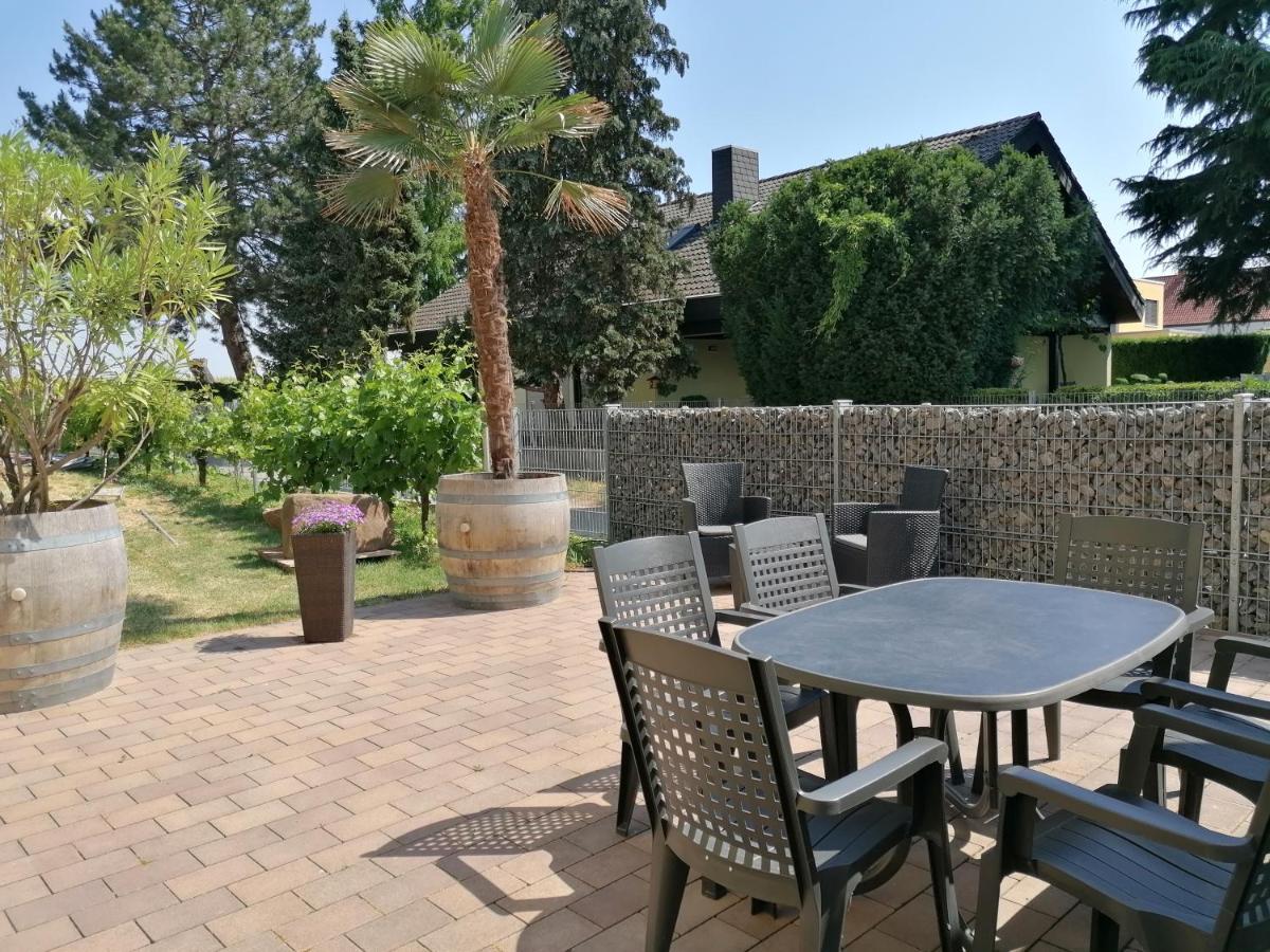 Ferienwohnung Weingut Brutscher Roschbach Exterior photo